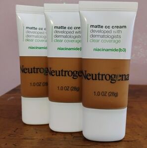 Neutrogena CC Cream in Amber